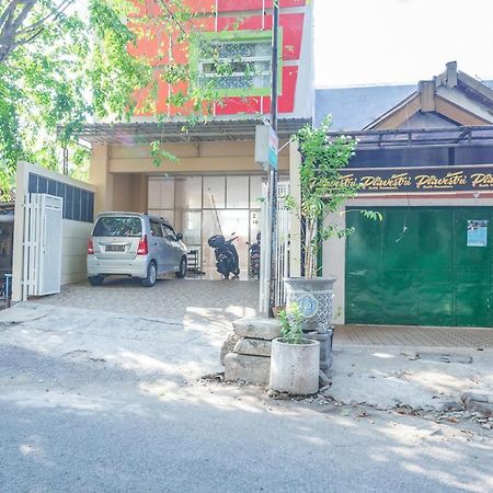 OYO 3434 Penginapan Keluarga Syariah Hotel Lamongan Luaran gambar